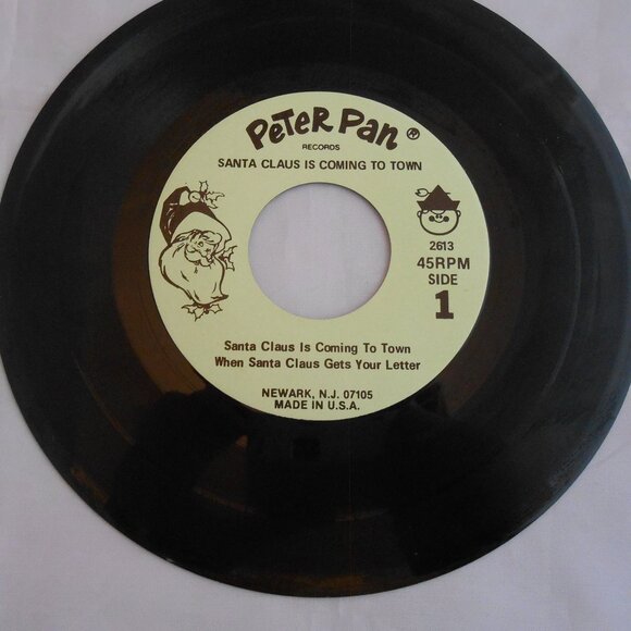 Vintage Peter Pan Record, Santa Claus Is Coming To Town, 45RPM, No Sleeve - Picture 1 of 2